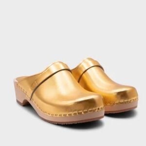 Sandgren Tokyo Classic Clog Mule Wooden Leather Clogs in Gold